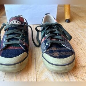 Keen Elsa Fleece Sneakers - Classic Low-Top Design